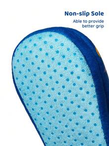Blippi X SHEIN Cute Cartoon Dinosaurs Blue Children Boys Non-Slip Indoor Slippers Toddlers & Kids Soft Plush Warm Winter House Shoes, Lightweight And Durable, Anti-Slip Silicone Dots,Home Bedroom Air-Conditioned Room Spring, Autumn And Winter