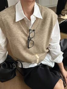 DAZY 女式休闲纯色V领毛衣背心，秋季 - 卡其色 - 查看 3
