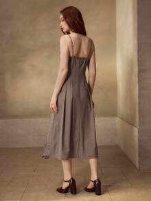 MOTF PREMIUM 女士优雅镂空刺绣吊带裙 - 卡其色 - 查看 3