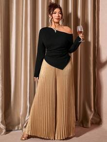 Allurite 大码优雅派对不对称肩上衣和天鹅绒金属腰部褶皱裙两件套 - 香檳色 - 查看 3