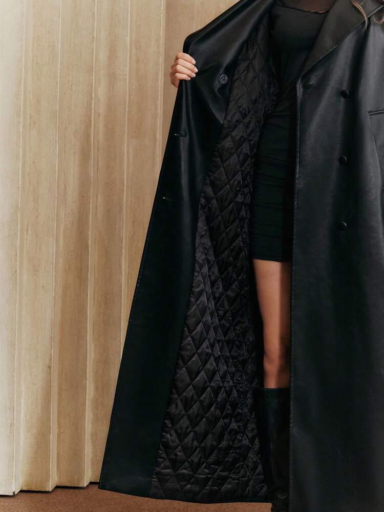 Jaqueta Longa Preta Fashionable de Gola Alta e Dupla Fileira de Botões, Acolchoada em PU