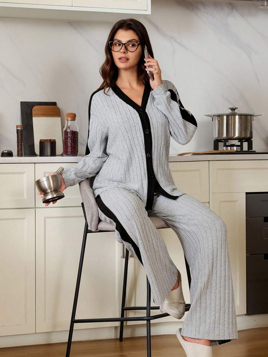 SHEIN Doze Lane 2件套女士休闲格子纽扣前襟撞色包边长袖上衣和裤子睡衣套装家居服女士针织睡衣套装，舒适保暖，秋冬服装 - 淺灰色 - 查看 1