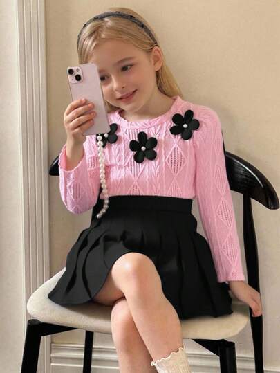 SHEIN Elladie kids Flickor (Liten) Söt Svart Blommig Vit Långärmad Rund Halsad Undertröja Kombinerad Med Plisserad Svart Bekväm Minikjol T-shirt Set