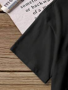 SHEIN Blusa básica de niña con cuello redondo y manga corta con estampado - Negro - Ver 5