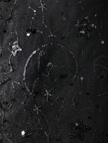 Lavishia تنورة قصيرة للنساء مزينة بالتطريز والترتر الأسود مع تباين الدانتيل وشق الحافة، موضة مؤثرة لحفلات الحزب