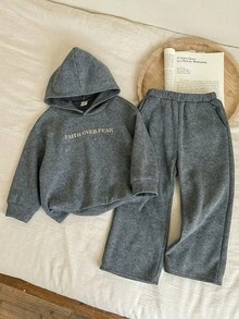 SHEIN 2pcs Young Boys Casual Street Fashion Korean Style Hoodie Sweatshirt&Solid Sweatpants Set For Winter,Back-To-School,Career Day,Gold,Holiday Party - Grey - View 4