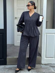 Dazy Plus 2 件套条纹 V 领宽松灯笼袖套头衫和休闲长裤，大码女装春秋装