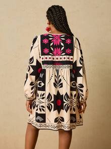 Travachic 大码休闲度假热带波西米亚印花前系蝴蝶结长袖宽松女式夏秋季户外短款连衣裙 - 彩色 - 查看 2