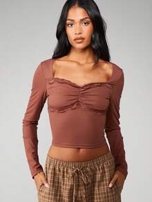 MISSGUIDED Blusa de manga larga con hombros descubiertos, con detalles de encaje y diseño fruncido en el frente - Camel - Ver 6