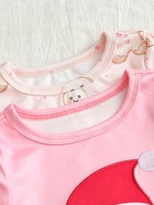 4 件套女婴圣诞节柔软舒适睡衣套装，可爱圣诞老人、姜饼人、棒棒糖印花长袖上衣和裤子家居服 - 粉色 - 查看 3