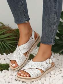 Sandalia para mujer de piel troquelada con hebilla, punta redonda, plataforma cómoda, estilo campestre, para verano y uso diario - Blanco - Ver 2