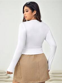 Solflare Women' Plus Size Round Neck Solid Color Slim-Fit T-Shirt