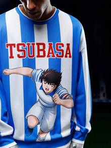 Captain Tsubasa X SHEIN 男士休闲运动风格卡通足球运动员和字母印花蓝白条纹宽松套头衫，春秋 - 藍白色 - 查看 4