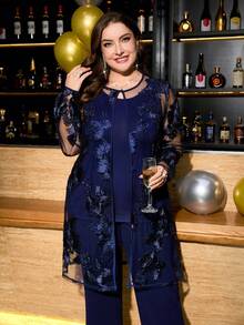 SHEIN Clasi 大码女装三件套：蓝色网纱刺绣外套、修身吊带背心和长裤，优雅秋季女装，冬季女装，圣诞节服装，新年服装，新年女装，感恩节女装，感恩节优雅连衣裙 - 藍色 - 查看 10