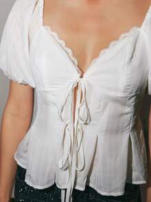 ATUI Studio Women's Solid Color Contrast Lace Sweetheart Neck Tie Front Puff Sleeve Fashionable Blouse, Aesthetic, Clean Girl Fit Essential, Summer Vacation - White - View 3