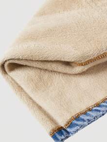 SHEIN 男婴休闲柔软保暖内衬抽绳宽松蓝色牛仔裤，适合秋冬季日常穿着，也适合圣诞节、新年、感恩节等场合。 - 中等水洗藍 - 查看 7