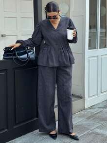 Dazy Plus 2 件套条纹 V 领宽松灯笼袖套头衫和休闲长裤，大码女装春秋装