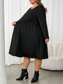 SHEIN CURVE+ Vestido casual de manga larga con cuello redondo y bolsillo, talla grande, para otoño