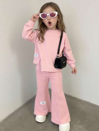 SHEIN Explorewe 2 件套年轻女孩不对称下摆白色波尔卡圆点圆领长袖上衣搭配喇叭裤，可爱舒适的休闲装