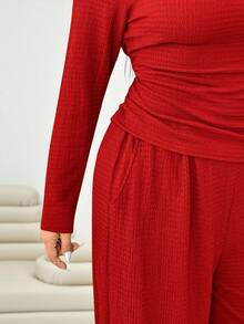 SHEIN EZwear 2件套加大码纹理红色圆领长袖上衣和裤子套装 - 紅色 - 查看 7