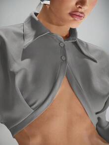 Denimoi Camisa abotonada con cuello corto y súper recortada - Gris Claro - Ver 2