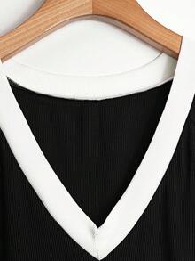 SHEIN PETITE CURVE Bộ 2 áo cổ chữ V phối gân màu tương phản cỡ lớn và quần ống rộng cho nữ, phong cách Hàn Quốc, trang phục thường ngày thanh lịch và trang phục ngày lễ - Đen và trắng - Xem 4