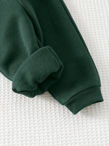 Cozy Pixies 2 件套男婴字母印花柔软针织圆领长袖撞色连帽卫衣和松紧腰裤套装