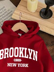 男童休闲舒适加厚针织长袖卫衣，适合秋冬季穿着