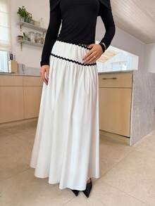 SHEIN Frenchy 2025秋冬女装撞色滚边高腰褶皱休闲半身裙，白色长裙，波西米亚风，黑白配色，沙滩时尚，沙滩裙，毕业季半身裙，派对长裙，田园风，法式风，学院风，早午餐，冬季，优雅女裙，时尚，法式风，新年，圣诞节，感恩节，休闲，复古，极简主义，通勤，办公，日常穿着完美之选 - 白色 - 查看 7
