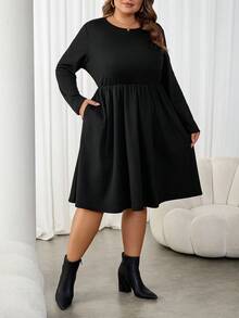 SHEIN CURVE+ Vestido casual de manga larga con cuello redondo y bolsillo, talla grande, para otoño