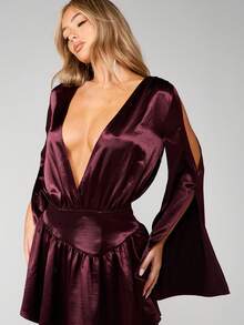 MISSGUIDED Đầm ngắn tay dài, vạt bất đối xứng, chất liệu nhung, cổ chữ V xẻ sâu, kiểu dáng quấn, thích hợp cho tiệc tối, màu đỏ tía với chi tiết bèo nhún. - Màu tím - Xem 4