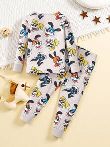 SHEIN 2 件套小男孩舒适贴身可爱卡通小狗印花圆领长袖上衣和裤子舒适柔软睡衣套装 - 彩色 - 查看 2