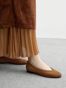 CUCCOO BIZCHIC Women's Casual Solid Color Round Toe Flat Slip-On Loafers - بني - مشاهدة 3