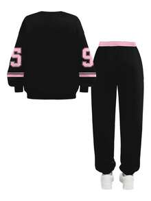 SHEIN 黑粉撞色休闲街头风数字95印花赛车服套装，青少年女孩休闲简约柔软舒适宽松圆领长袖卫衣和裤子两件套运动服，适合秋冬季节，适合日常穿着、运动、校园、街拍、POV等场合，秋冬穿搭轻松舒适，秋冬叠穿，时尚女孩，休闲服饰，儿童数字字母图案服装 - 彩色 - 查看 2