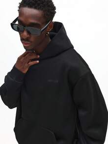 Áo hoodie nam dáng rộng SUMWON thường ngày, kiểu dáng thoải mái, in chữ cách điệu và có túi giữa. - màu đen - Xem 4