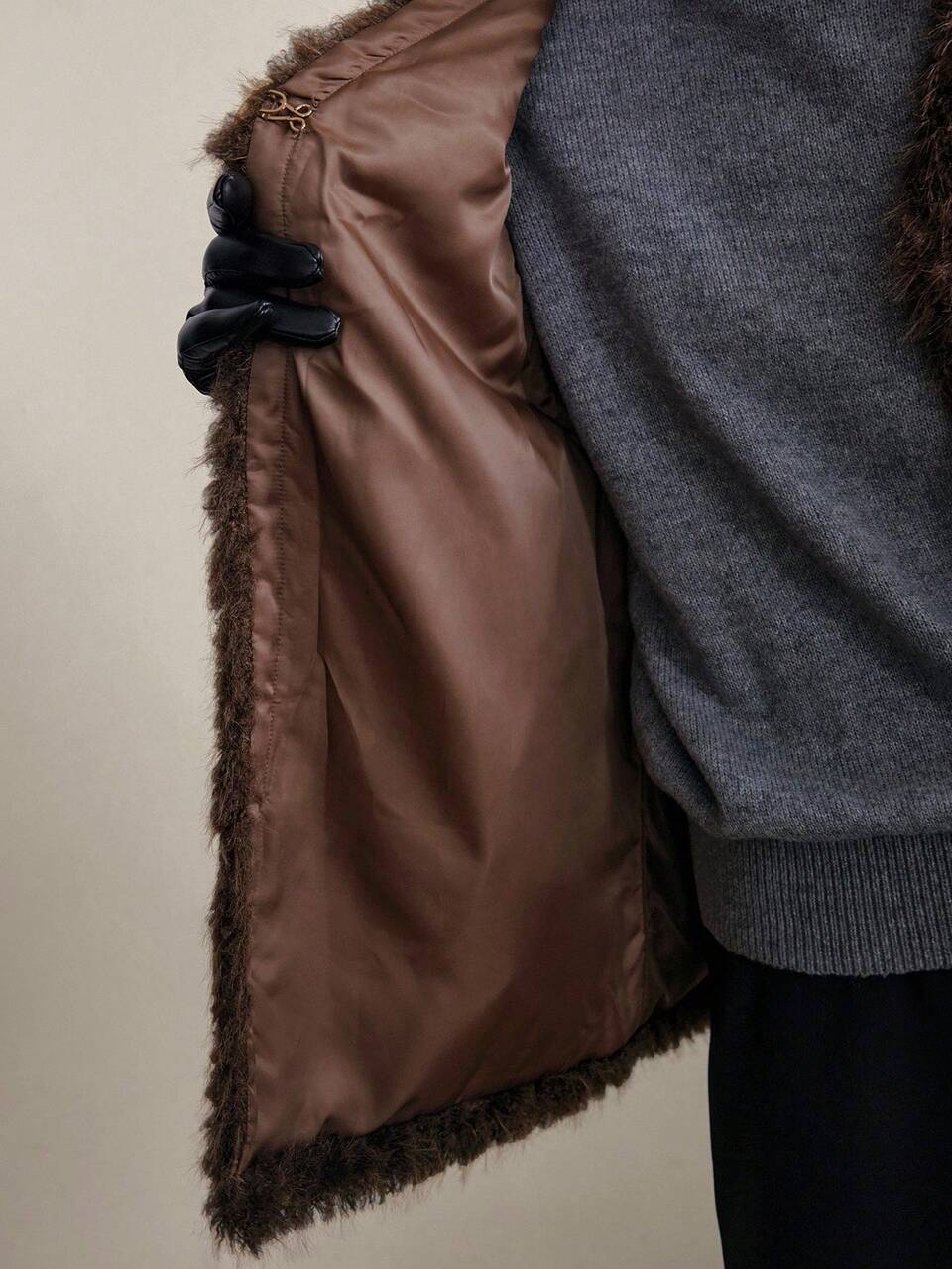 Women's Coffee Brown Faux Fur Coat,Winter Casual Elegant Occasion Sleeveless Open Front Mixed Texture Pockets,Warm Vintage Office Outerwear