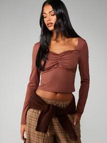 MISSGUIDED Blusa de manga larga con hombros descubiertos, con detalles de encaje y diseño fruncido en el frente - Camel - Ver 1