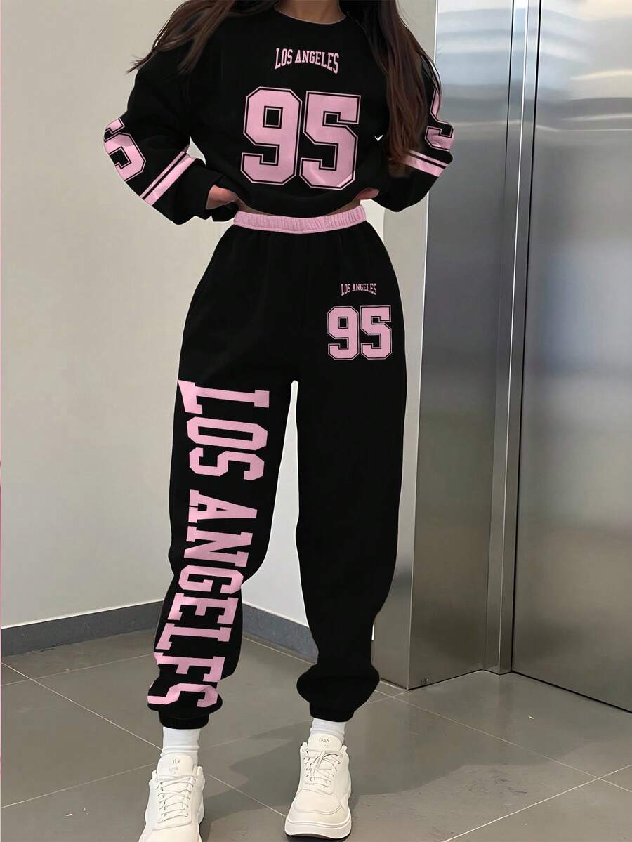 SHEIN 黑粉撞色休闲街头风数字95印花赛车服套装,青少年女孩休闲简约柔软舒适宽松圆领长袖卫衣和裤子两件套运动服,适合秋冬季节,适合日常穿着、运动、校园、街拍、POV等场合,秋冬穿搭轻松舒适,秋冬叠穿,时尚女孩,休闲服饰,儿童数字字母图案服装 - 彩色 - 查看 1