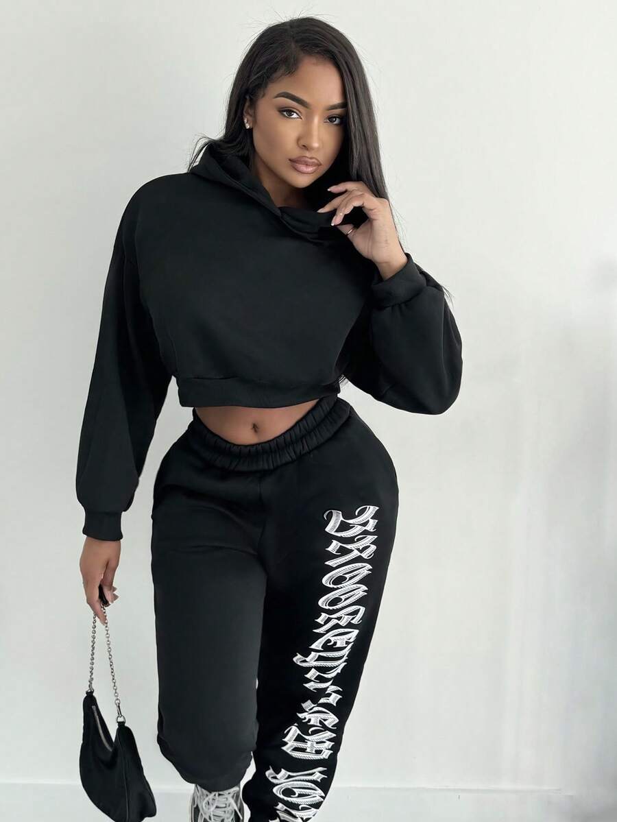 Alexandranx Cropped Hooded Zip Hoodie Relaxed Fit Sweatshirt Back To School Autumn Winter Cosy Fall Christmas Cute Casual Everyday Y2K Streetwear Capsule Wardrobe Black - Black - View 1