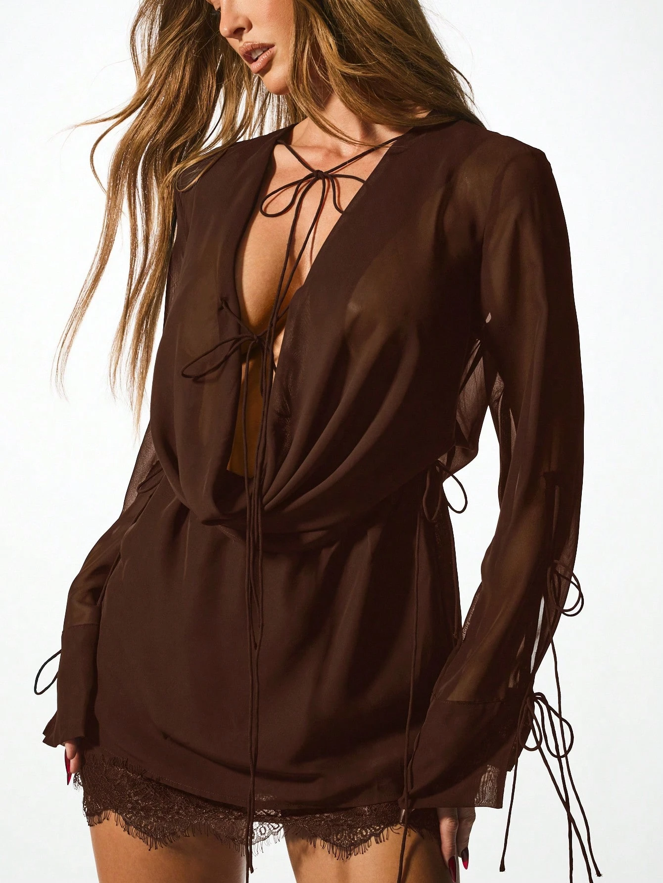 KIZN Mini abito in chiffon con finiture in pizzo