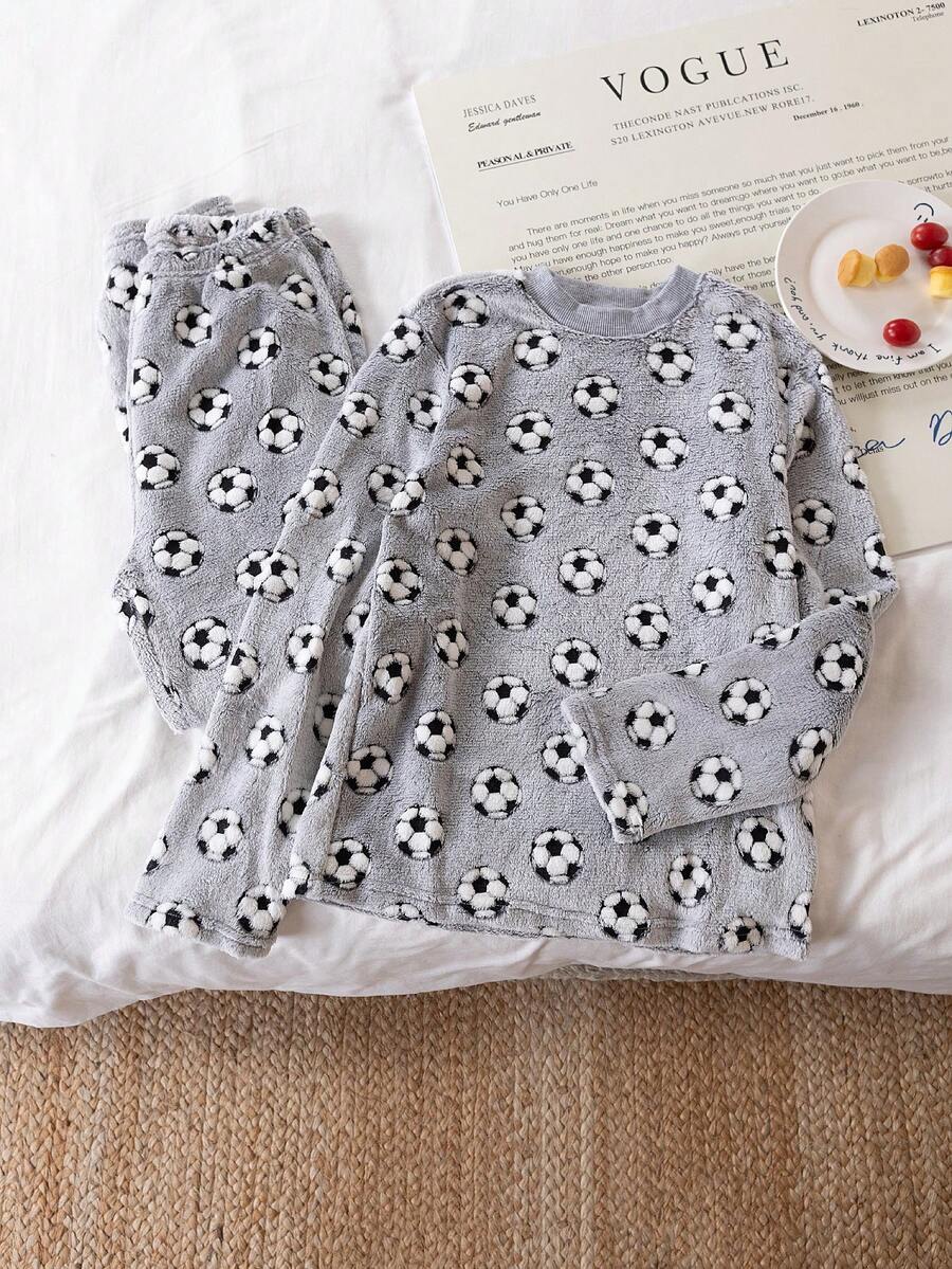 Set de 2 piezas de pijama suave y cómodo con gráfico de fútbol para adolescentes varones, pantalón largo y manga larga