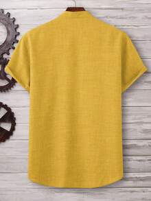 Manfinity Homme Loose Fit Men's Patched Pocket Notched Neckline Shirt, Without Necklace - Yellow - View 2