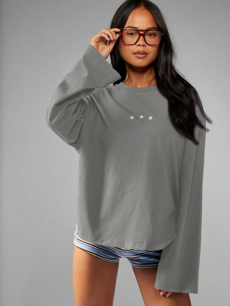 MISSGUIDED 오버사이즈 긴소매 별 프린트 그래픽 티, 뒷면 텍스트 디자인 가을 겨울 상의