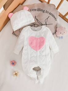 Conjunto de pijama de bebé niña con body con estampado de corazones blancos acolchado de manga larga y gorro para el invierno