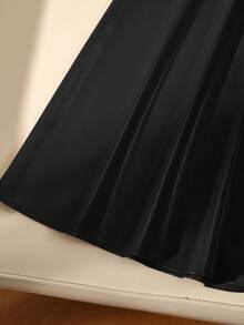GlowEve Women's Fashionable Versatile Solid Color Skirt - Black - View 3