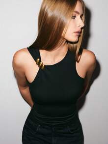 ATUI Studio Damen Asymmetrische Kaltschulter Bluse, sexy & elegante Büro-Lady-Bluse mit Metallknopf-Dekor an der Schulter, modisch für den Arbeitsweg, elegant & sexy, geeignet für Strandurlaub auf Hawaii, Kaltschulter-Design, Bluse, elegantes Damen-Camisole