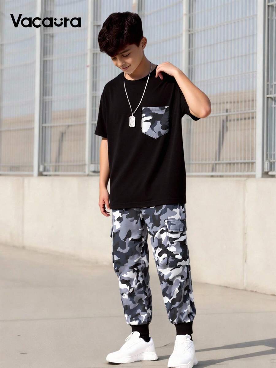 SHEIN 2pcs Set For Tween Boys: Letter Print Short Sleeve T-Shirt And Camo Print Pants