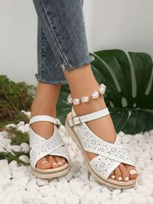 Sandalia para mujer de piel troquelada con hebilla, punta redonda, plataforma cómoda, estilo campestre, para verano y uso diario - Blanco - Ver 3