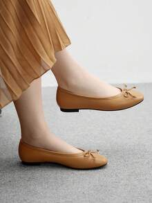 CUCCOO BIZCHIC Sepatu Loafer Kasual Bergaya dengan Hiasan Pita untuk Wanita - Coklat - View 1
