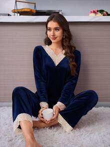 SHEIN 3pcs Women Minimalist Velvet Lace Trim Long Sleeve Top & Pants Comfortable 2 Pieces Pajama Set, Mommy And Me Matching Outfits (Sold Separately), Winter Clothes - Royal Blue - View 4
